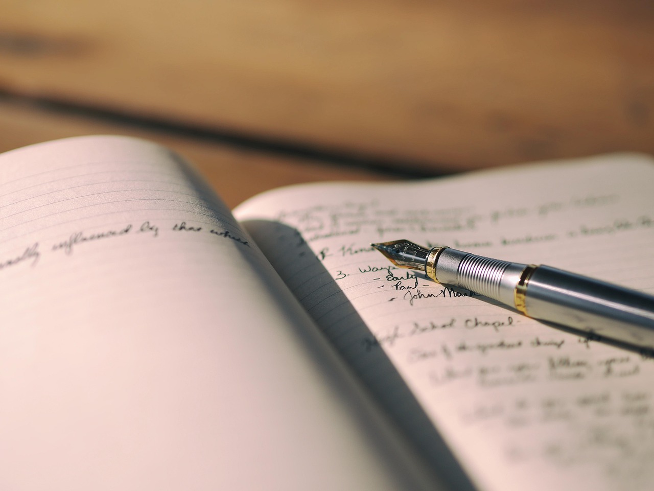 ai-writing-assistant-hyperwrite quiccle